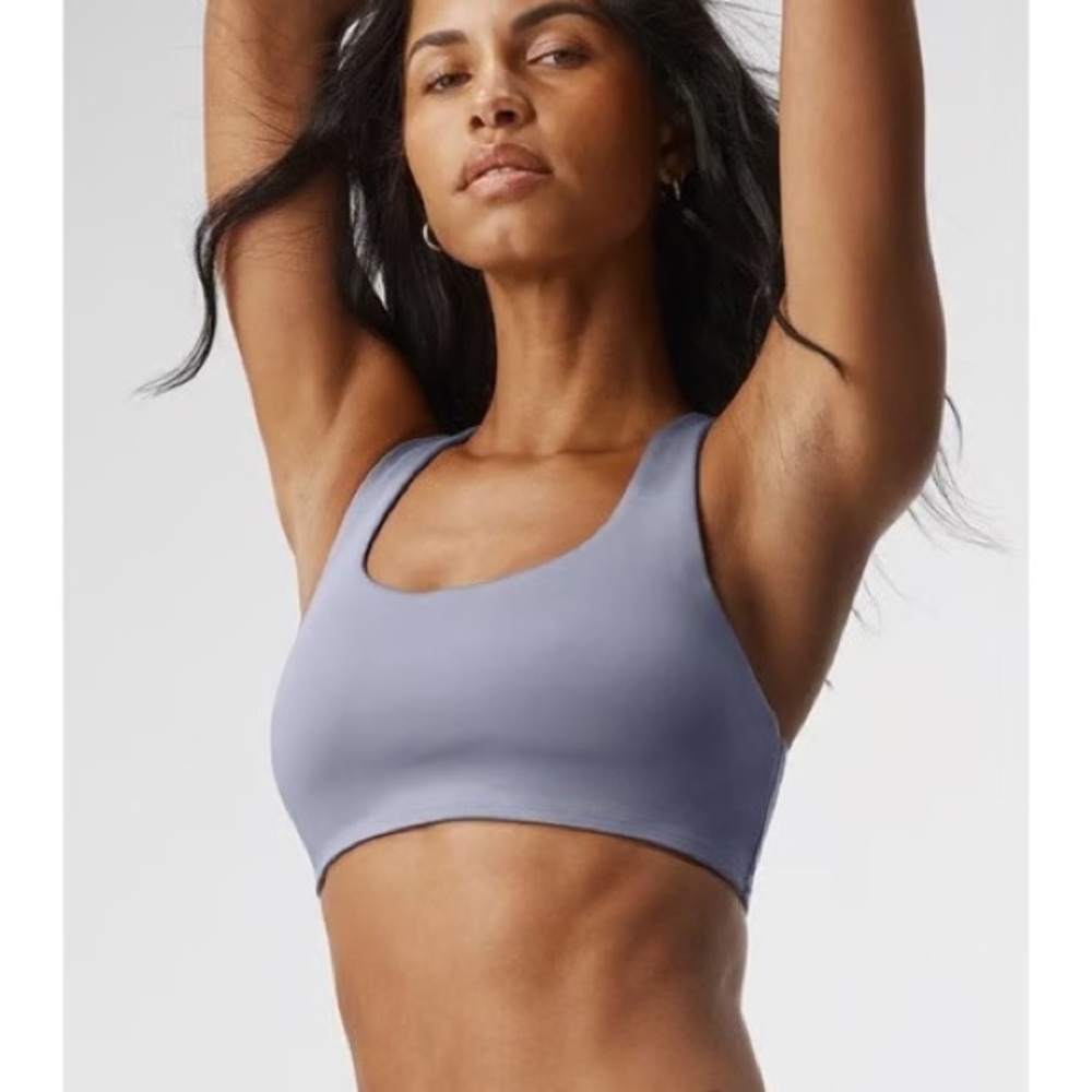Alo airlift advantage racer back sports bra in fog
